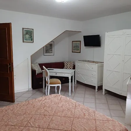 La Bed & Breakfast 3*